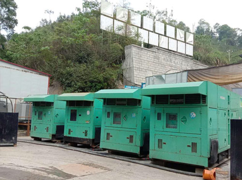 寒亭先进的应急发电机系统中智能监测和控制系统如何确保电压稳定？